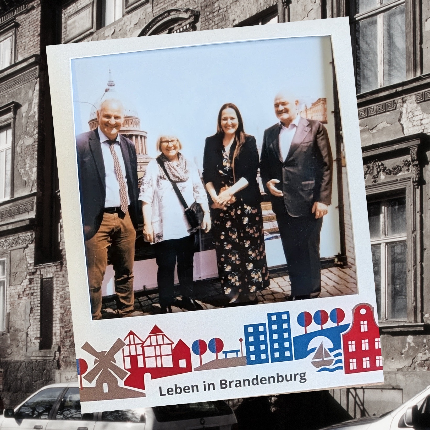Minister Crumbach und Ministerin Manja Schüle auf einem Polaroid-Foto