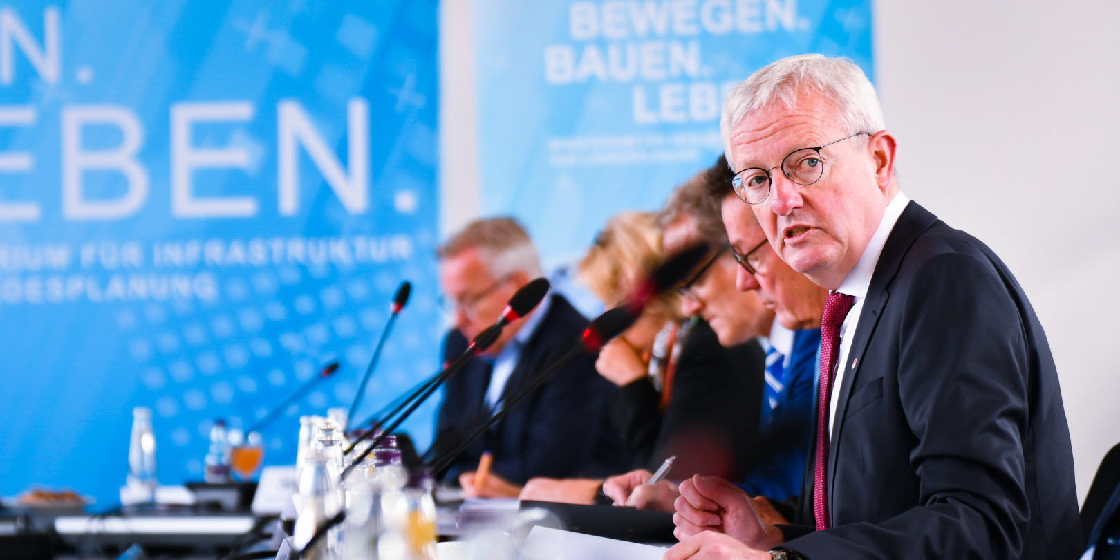 Minister Beermann im Gespräch bei der Raumordnungsministerkonferenz