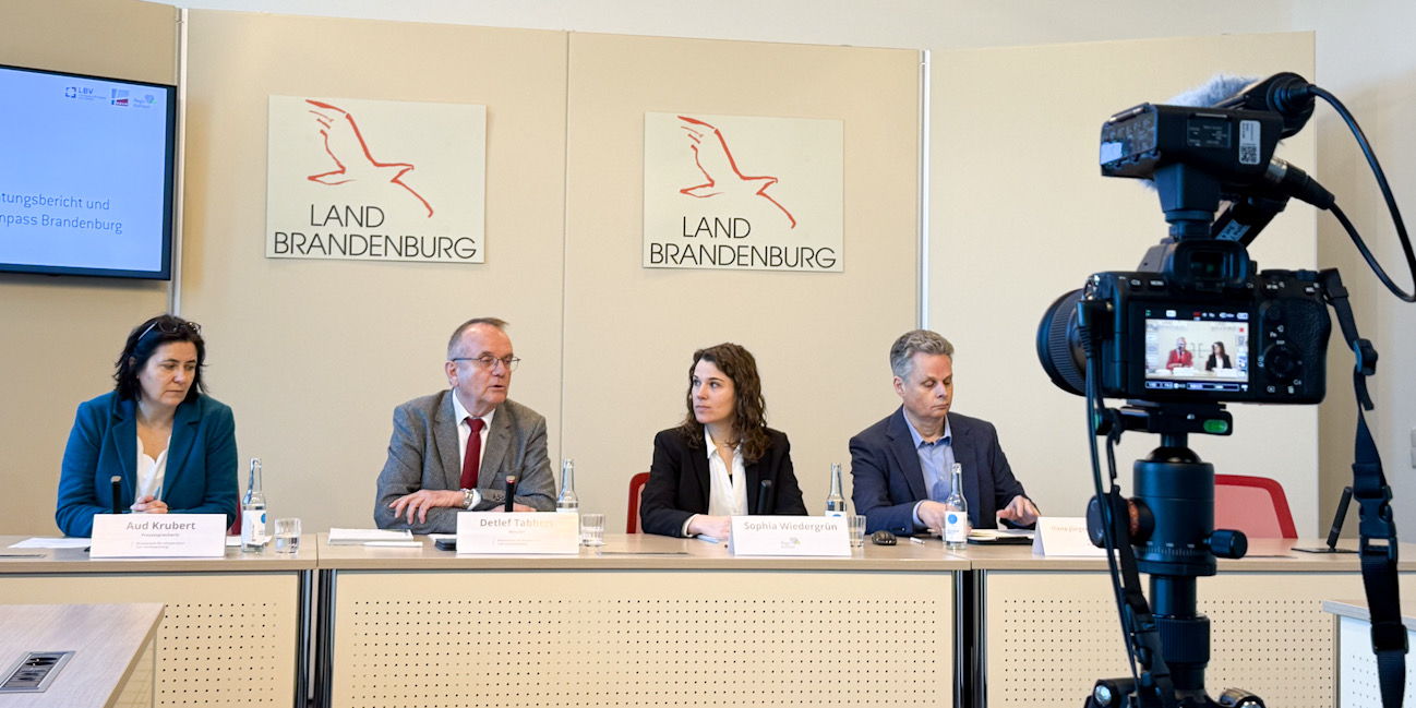 Minister Tabbert stellt den "Wohnungsmarktbeobachtungsbericht 2025“ und den aktualisierten Wohnungspolitischen Kompass vor