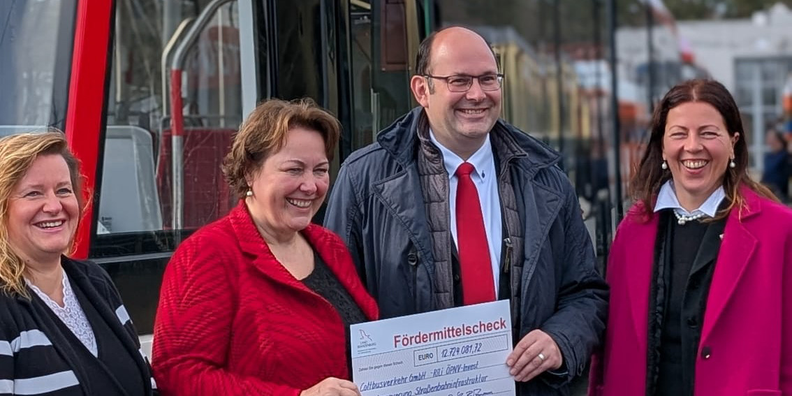 Übergabe Fördermittel für Straßenbahninfrastruktur