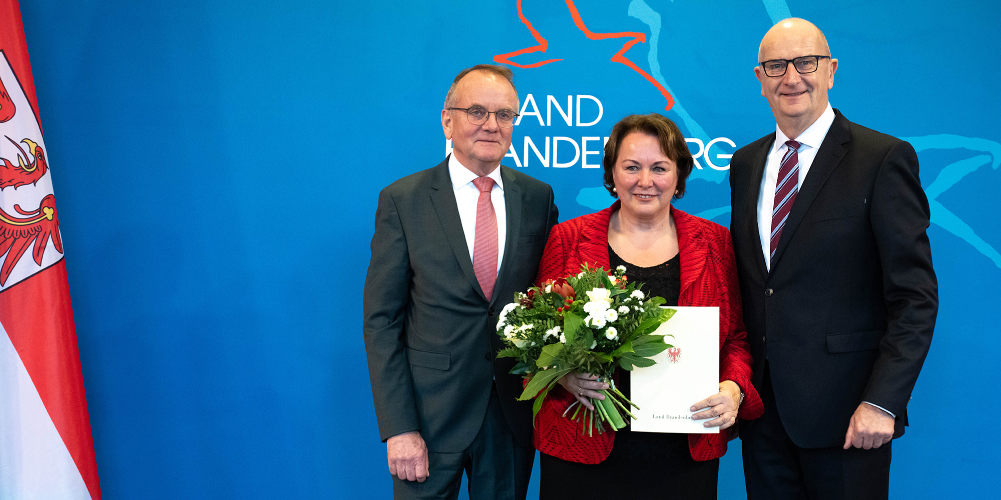 Bild: Ministerpräsident Dietmar Woidke, Staatssekretärin Dr. Ina Bartmann und Infrastrukturminister Detlef Tabbert (v.r.n.l.)