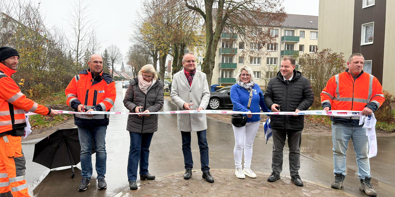 Minister Tabbert gibt Ortsdurchfahrt Milmersdorf für den Verkehr frei