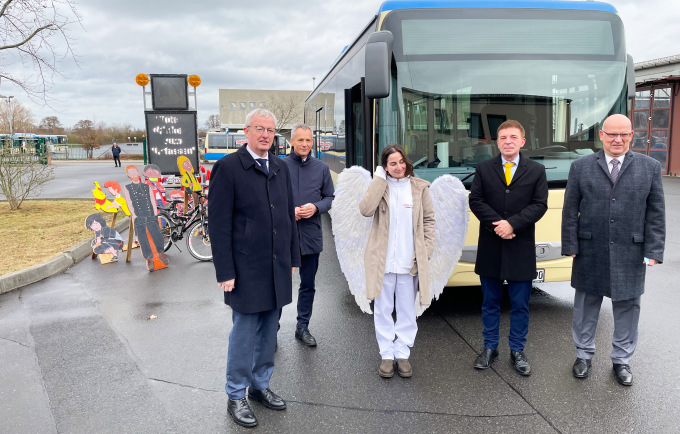 Verkehrsminister Beermann, Bürgermeister Luckau, Herr Lehmann, Schutzengel Jo, Geschäftsführer Herr Richter, Landrat Herr Loge