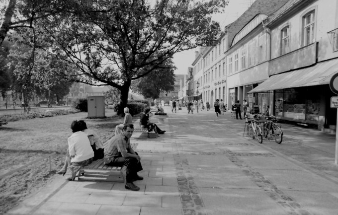 Irgendwie scheint das Leben weiterzugehen, wie hier in Neuruppin. Die meisten schauen mit einer Mischung aus Unsicherheit und Aufbruchstimmung in die Zukunft.