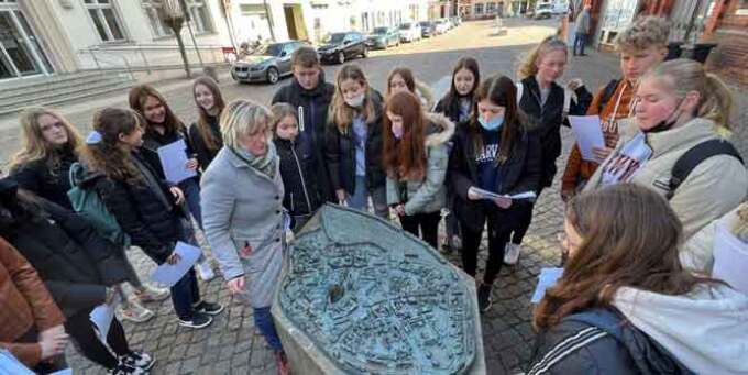 Schüler beraten zum Projekt in Perleberg