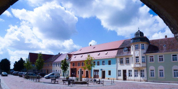 Bunte Häuser den Altstädter Markt in Mühlberg