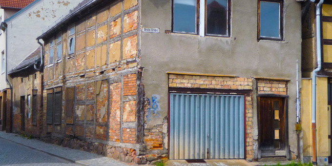 Sanierungsbedürftiges Haus 